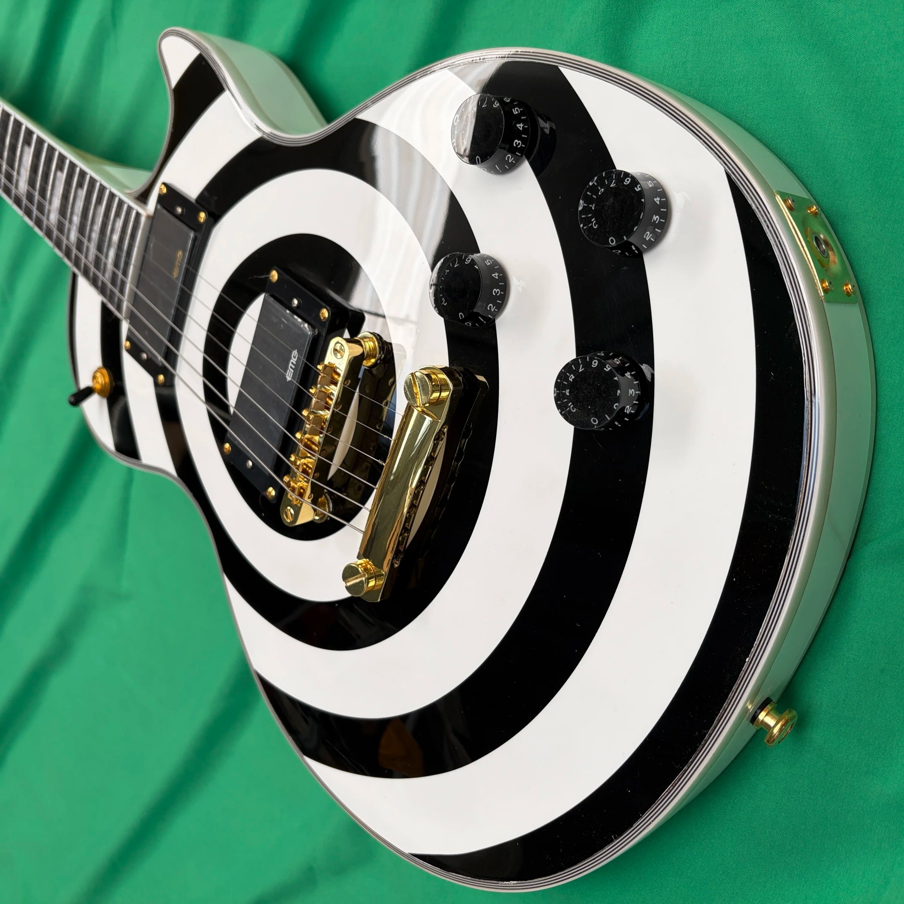 Musical Instrument For Beginners - hot selling Classic Six-String Electric Guitar